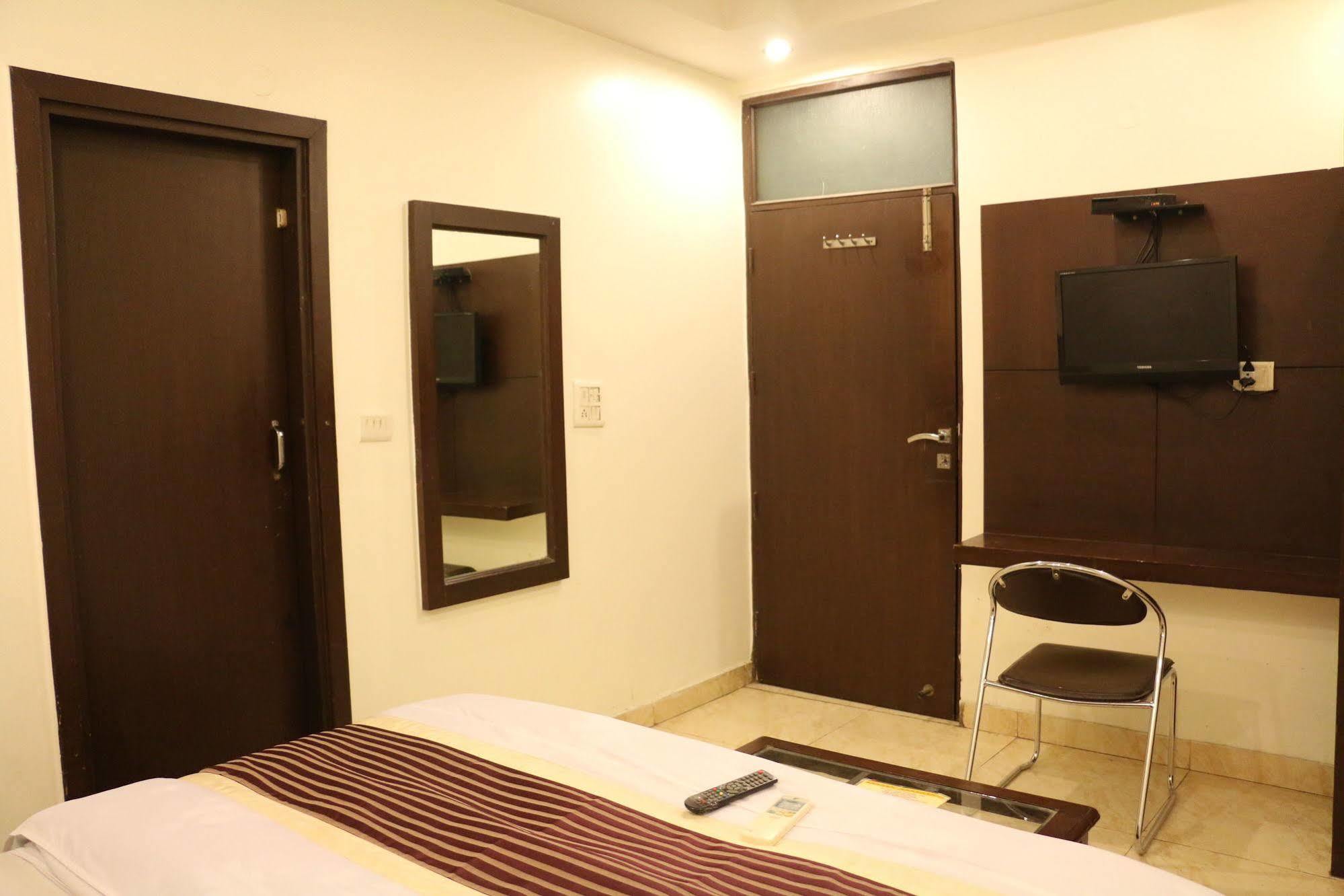 Hotel Seven Seas Inn 新德里 外观 照片