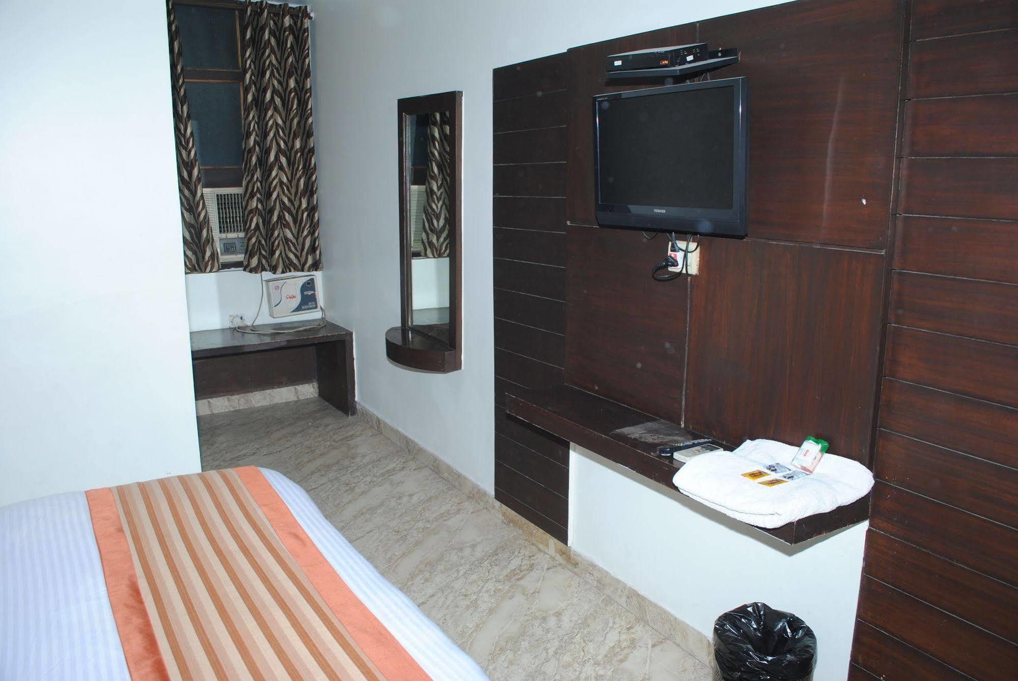 Hotel Seven Seas Inn 新德里 外观 照片