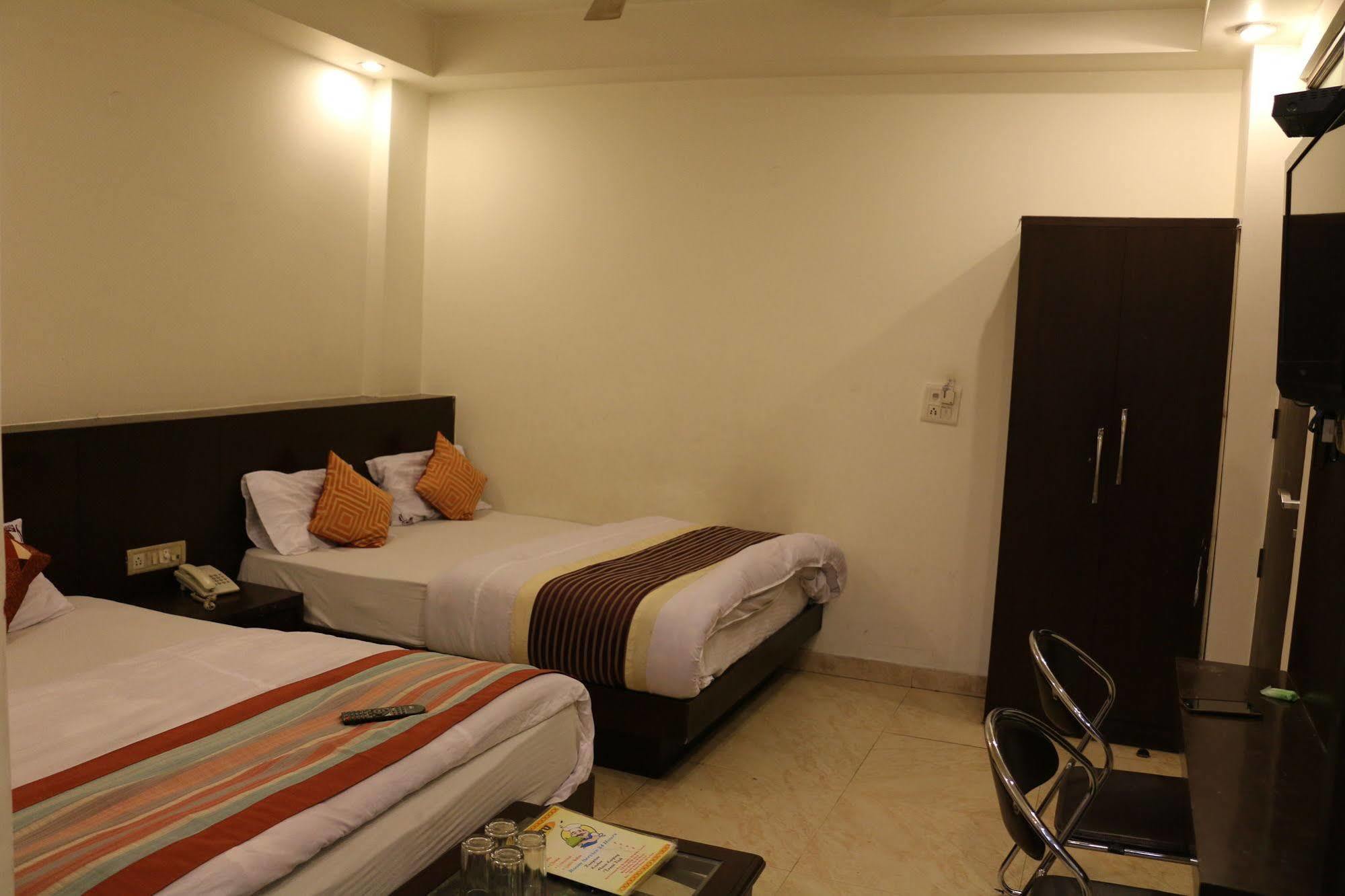 Hotel Seven Seas Inn 新德里 外观 照片