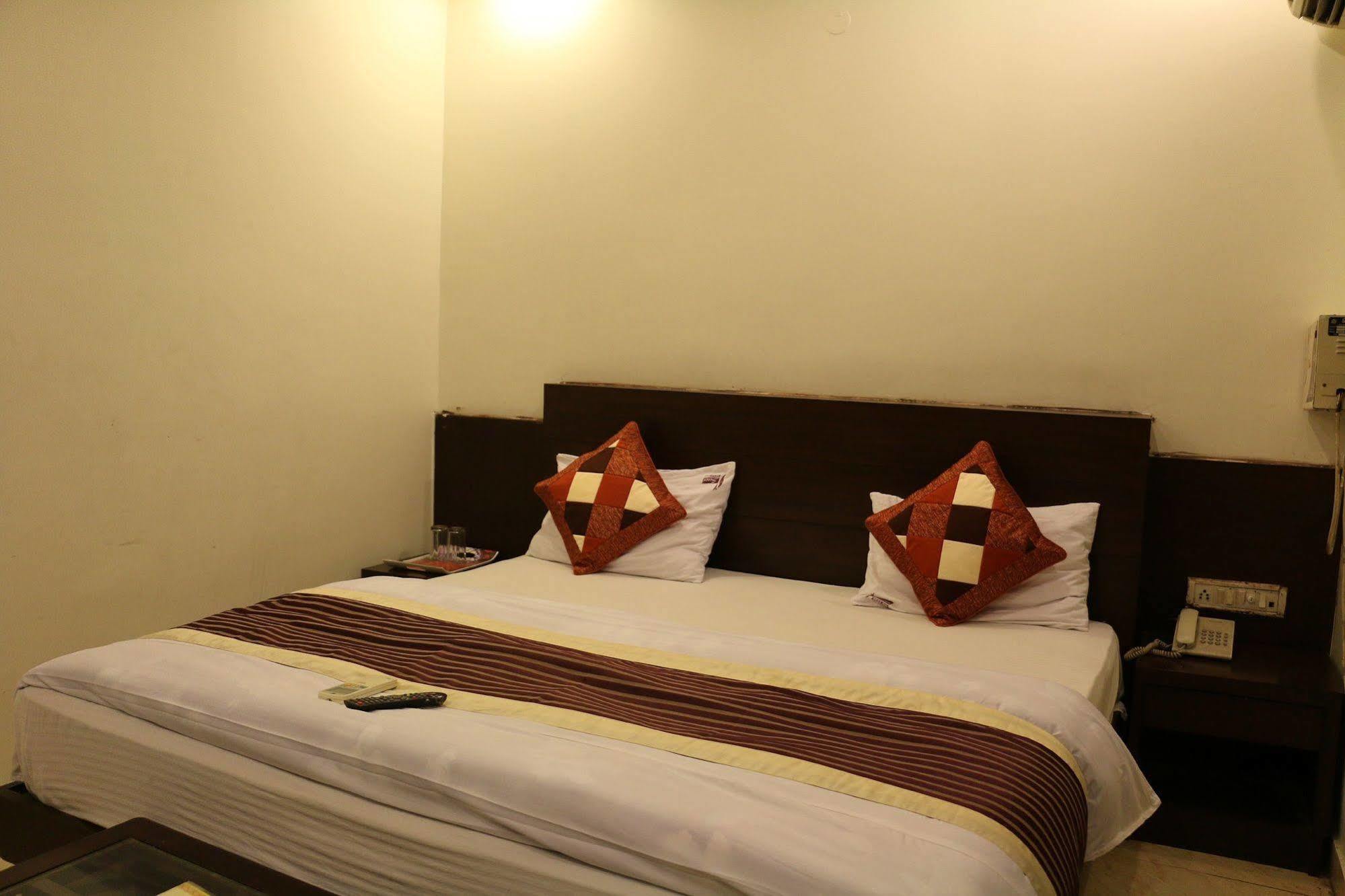 Hotel Seven Seas Inn 新德里 外观 照片