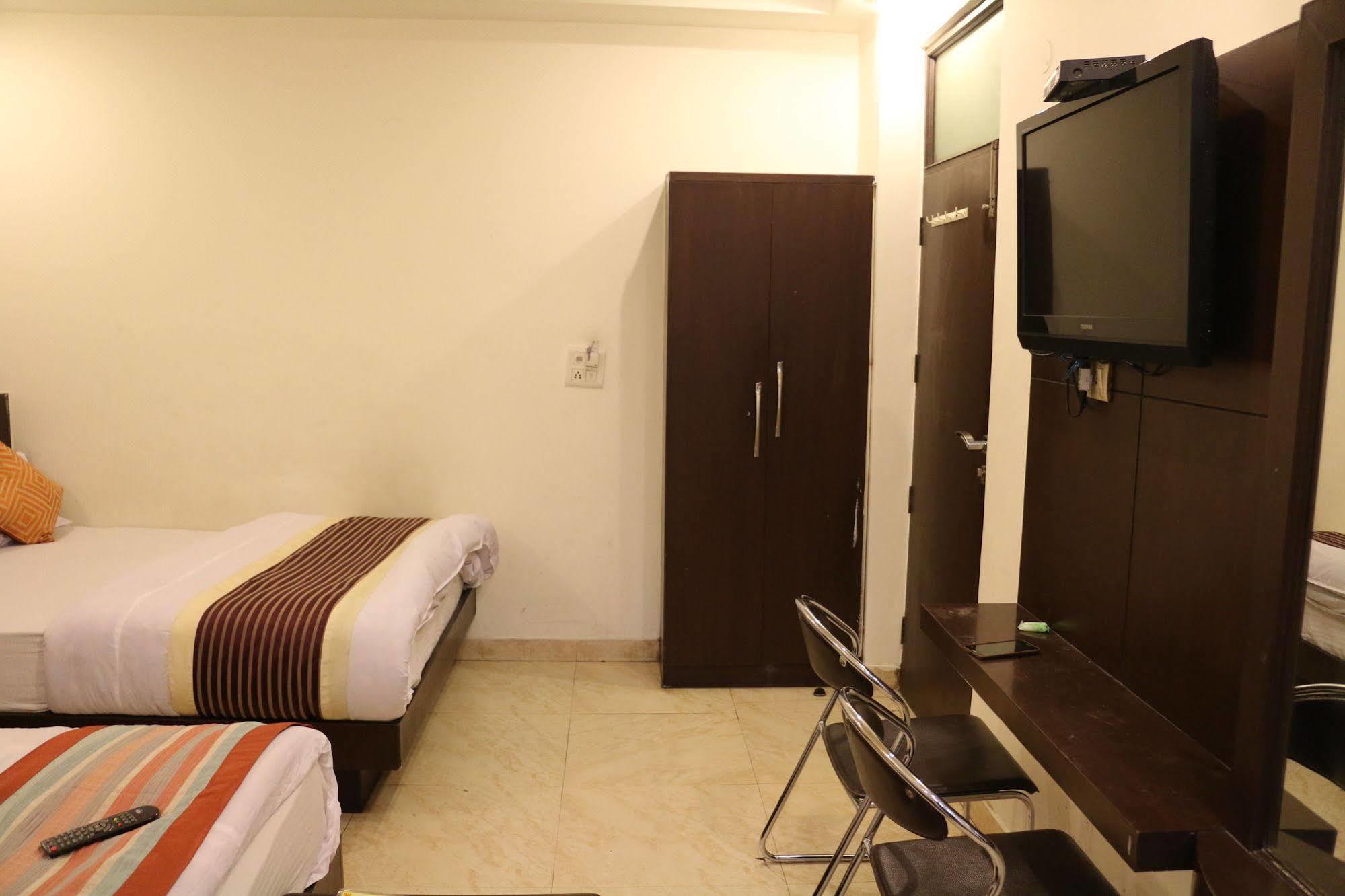 Hotel Seven Seas Inn 新德里 外观 照片